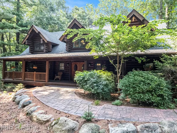 11245 Guyn Dr, Brighton, MI 48114