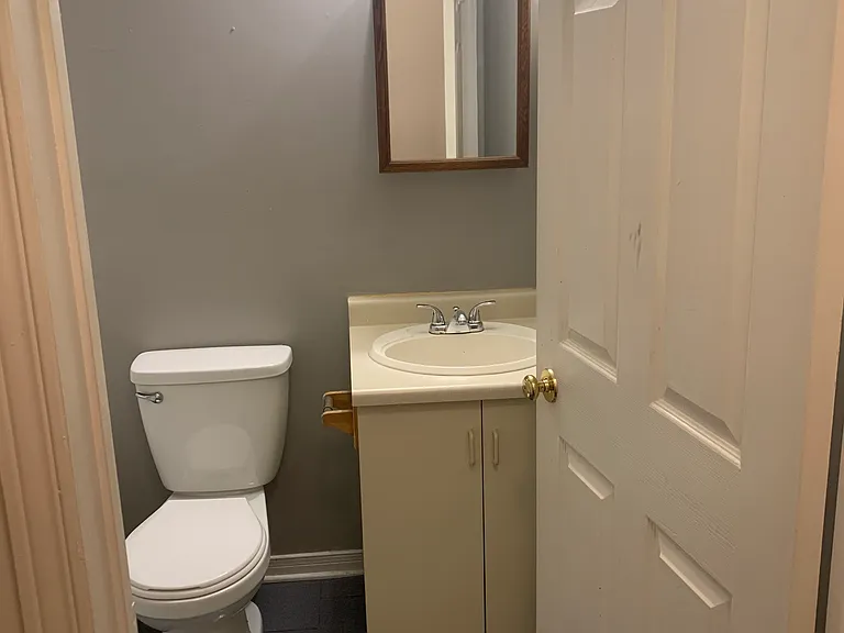 303 Killaly St W — Photo 14