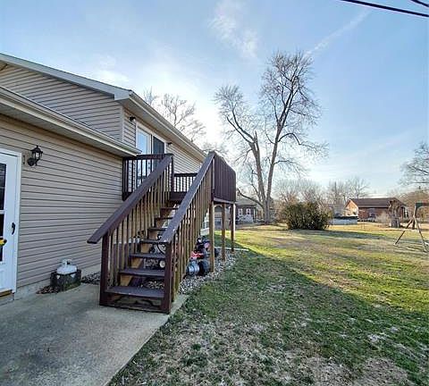 4th image of 637 Margaret Ave