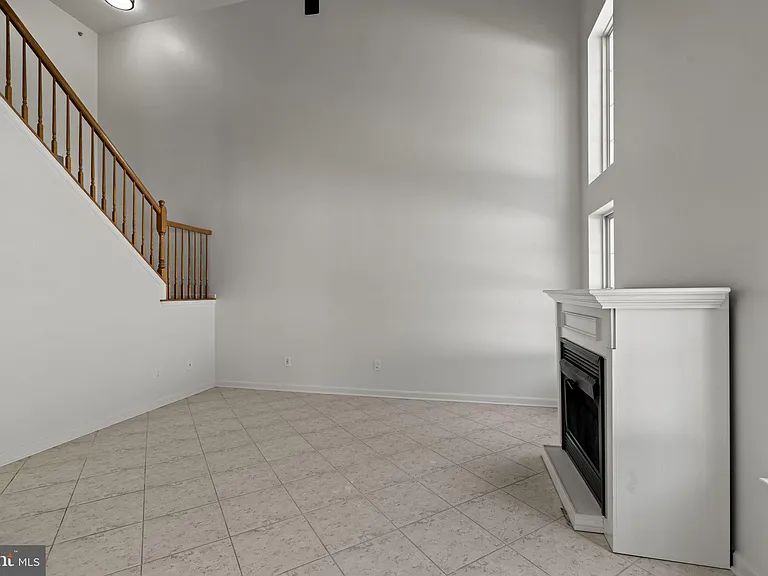 124 Buckingham Way — Photo 26
