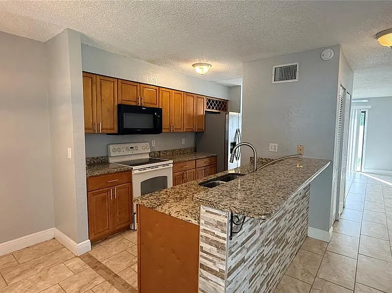 106 Booth Ln #D — Photo 9