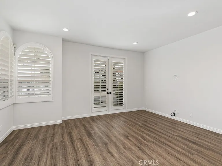 617 8th St — Photo 30