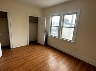 41 4th St #2L, Valley Stream, NY 11581