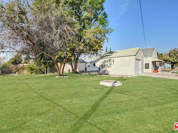 5th image of 807 W 19th St