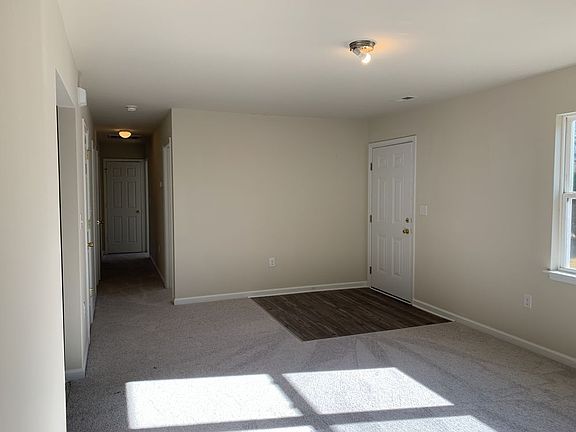 3rd image of 6058 Laveta Dr