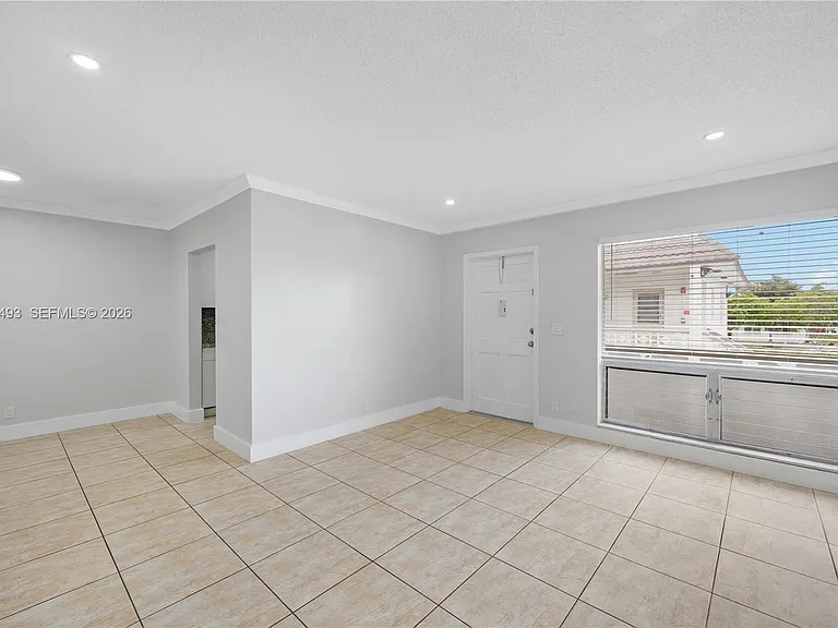 5420 Hollywood Blvd #208 — Photo 6