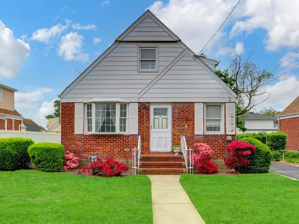 26 Walton Avenue, Uniondale, NY 11553