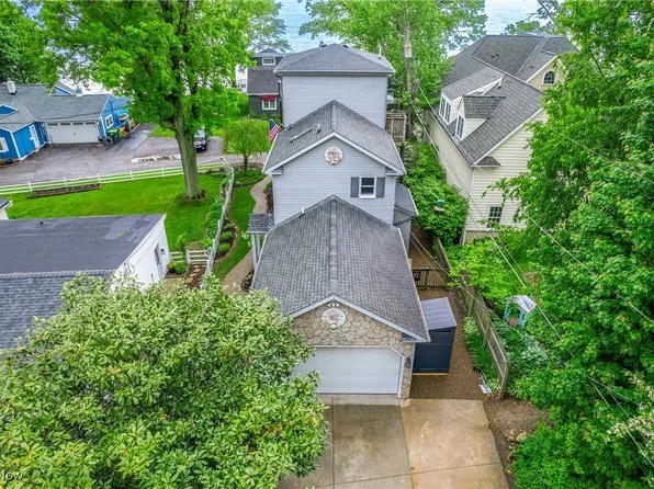 33296 Bonnieview Dr, Avon Lake, OH 44012