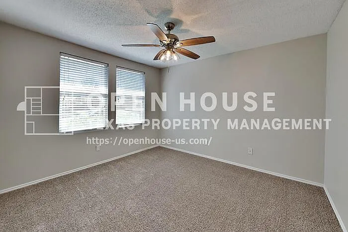 1305 Highcrest Dr — Photo 17