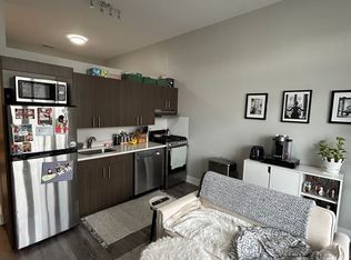 3220 N Lincoln Ave #304, Chicago, IL 60657