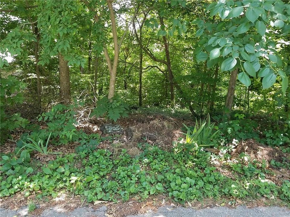 1st image of Sheneman Dr