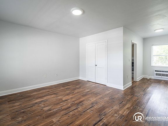 4th image of 433 NE 82nd St APT 11
