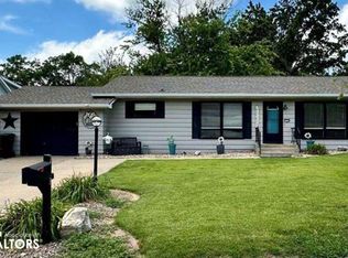 2128 Park Ln, Keokuk, IA 52632
