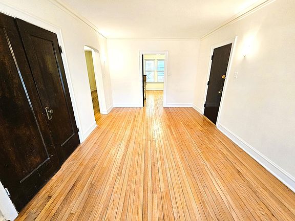 3rd image of 4800 N Pauline #2D