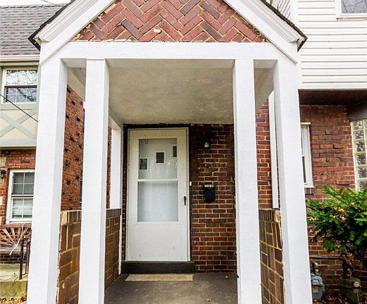 2nd image of 206/208 N Linden Ave