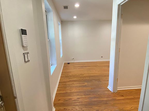3rd image of 2317 W Medill Ave #G