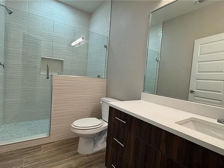 2313 N 43rd St #1 — Photo 11