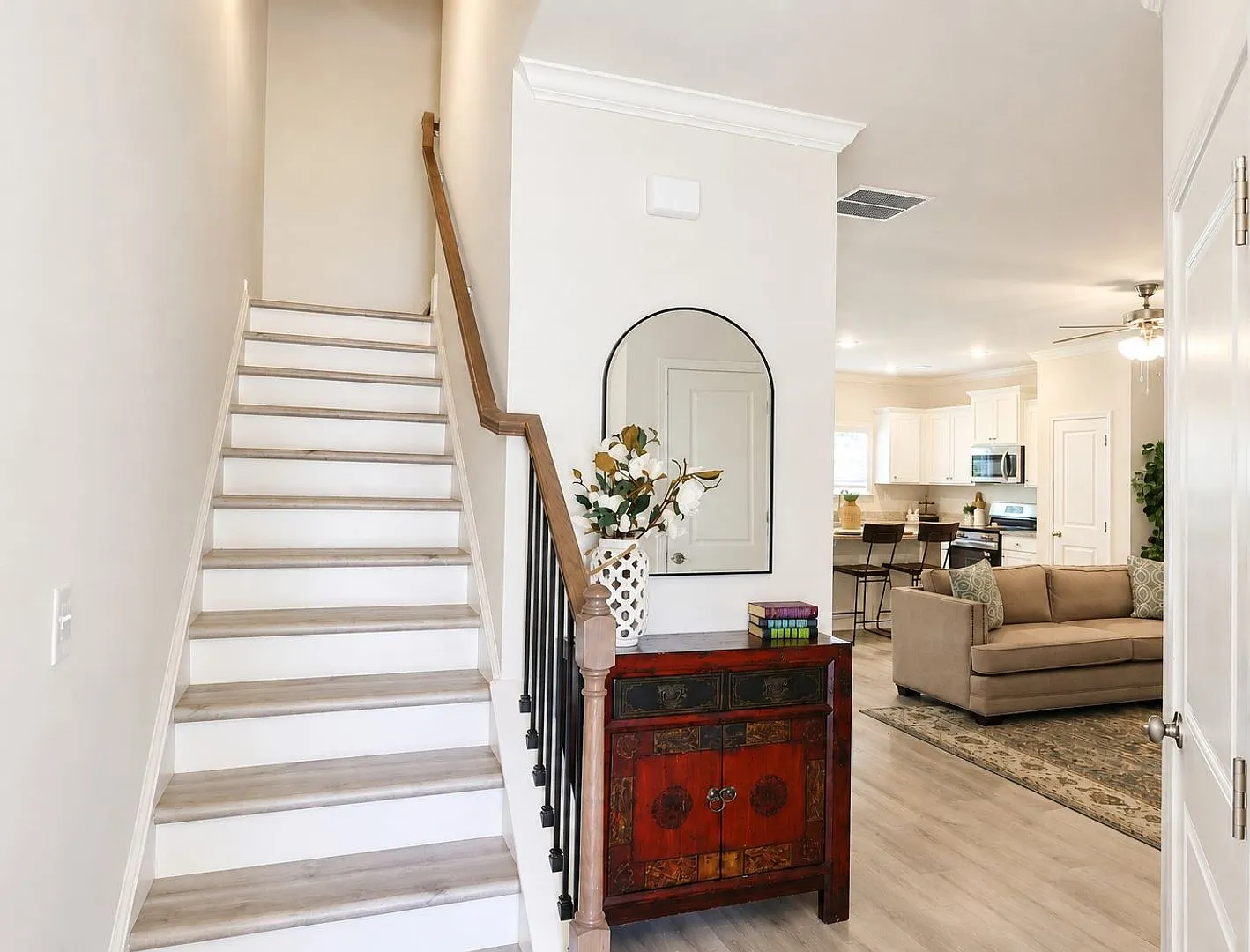 Discover modern living in the heart of Cornelia! — Photo 2