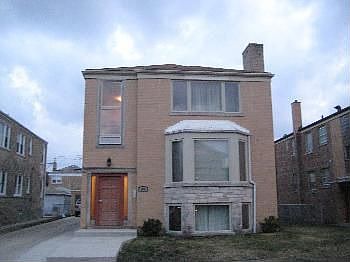 1st image of 2821 W Berwyn Ave
