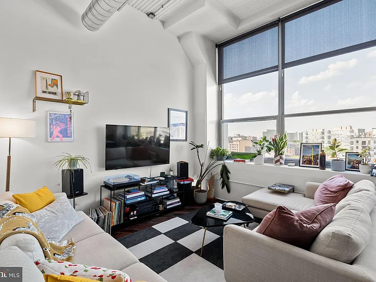 2200 Arch St #28-804 — Photo 3
