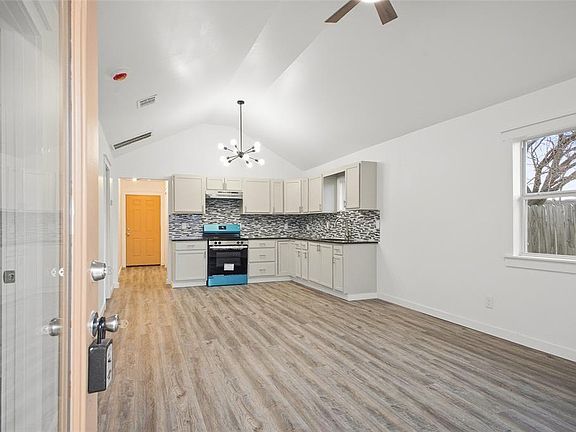 2nd image of 715 SE 10th St