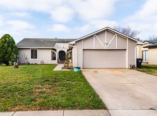 2063 S Flynn St, Wichita, KS 67207