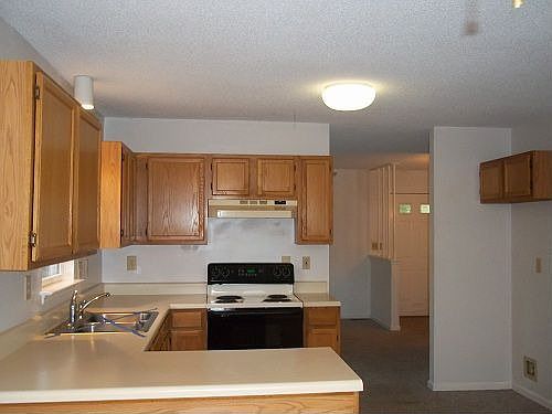 3rd image of 131 Whipporwill Ln