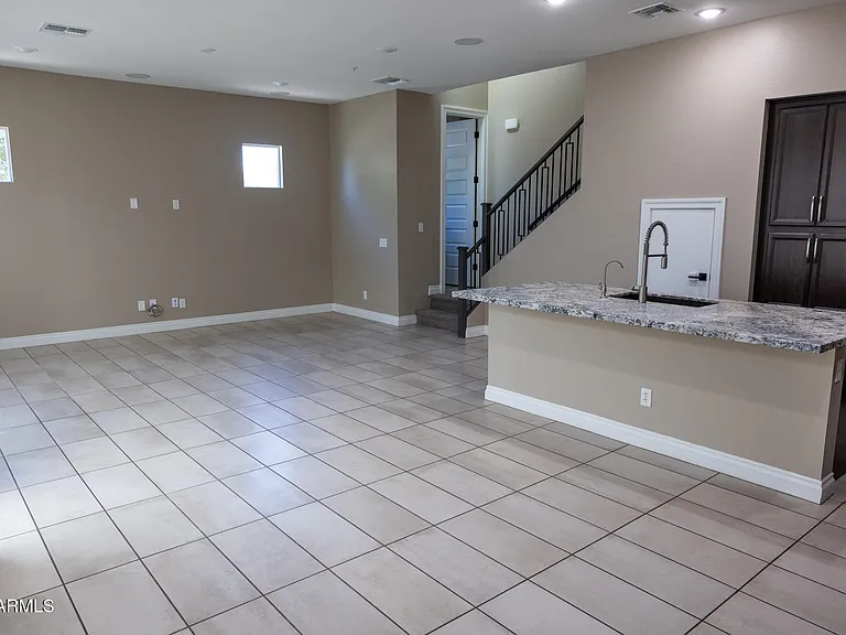 2462 E Lovebird Ln — Photo 9