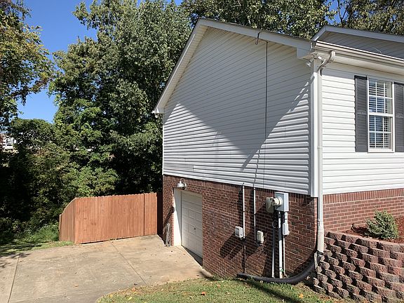 4th image of 1320 Chucker Dr
