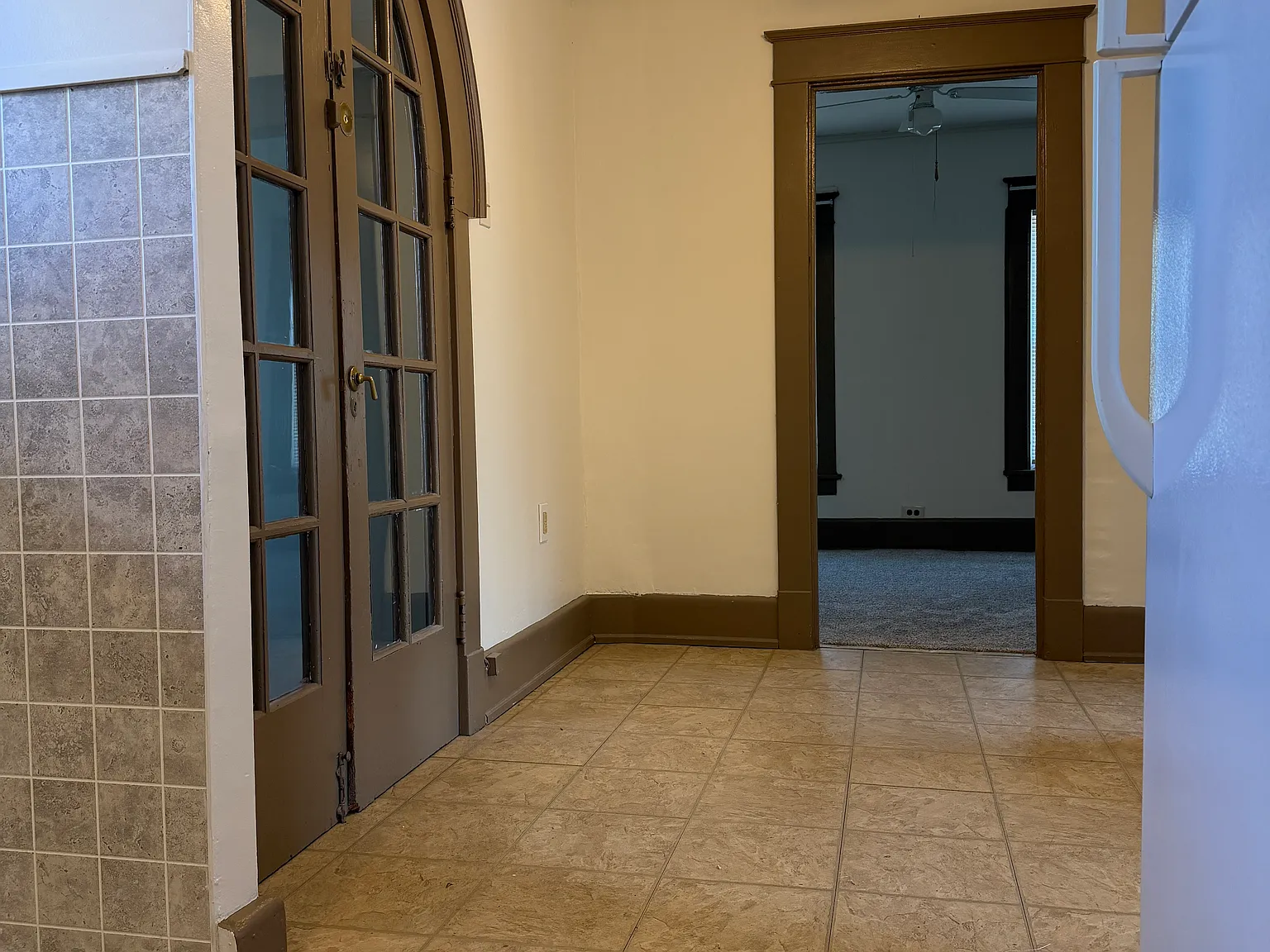 2 bed, $1,100 — Photo 4