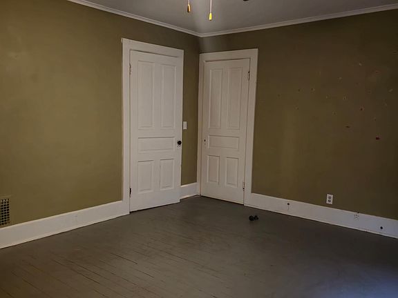 3rd image of 541 Girard Ave