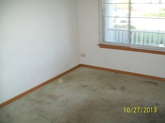 4th image of 39125 N Aberdeen Ln