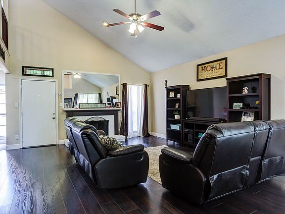 5th image of 427 Wellington Dr