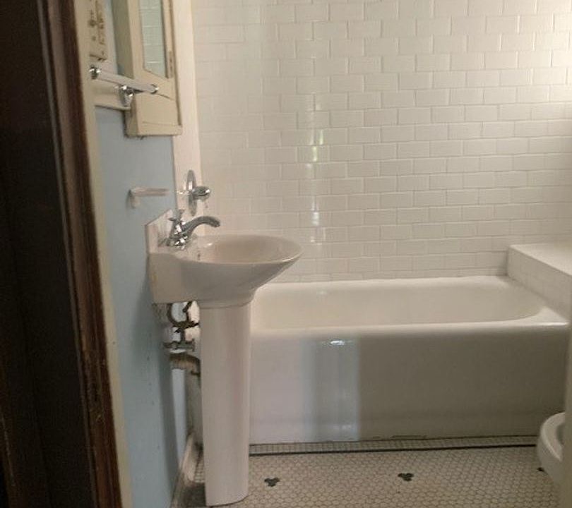 1st image of 441 Division Ave S #443A