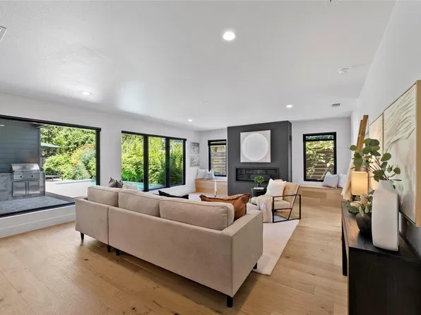 8300 Hathaway Dr, Austin, TX 78757