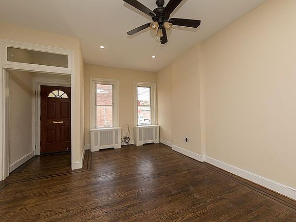 4th image of 2533 E Monmouth St