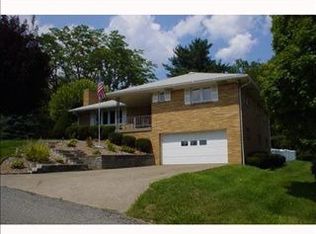 696 Summerlea Ave, Washington, PA 15301