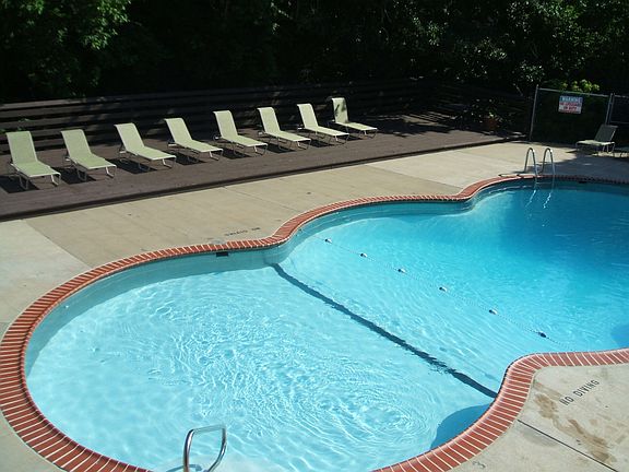 3rd image of 744 Westbrooke Village Dr APT C