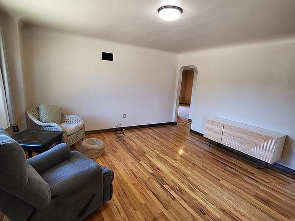 3rd image of 305 E Logan Ave