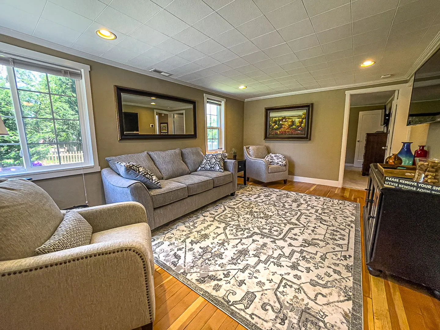 Kelsey's Cottage: Fully Furnished 2 bd/1ba Jacksonville Cottage, Large yard! $300 Utility Fee — Photo 2