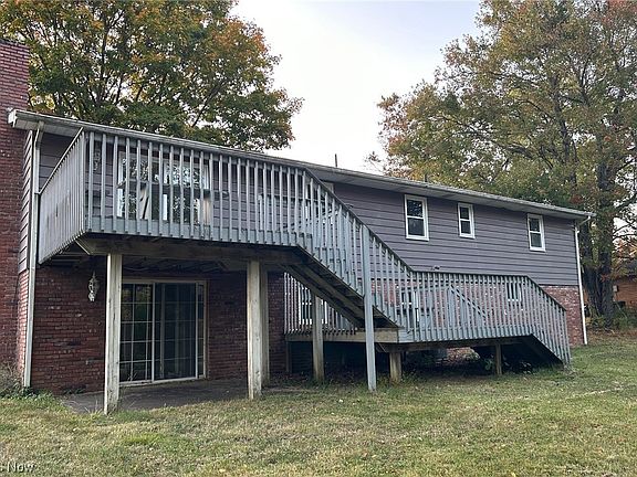 2nd image of 425 Cedar Ln