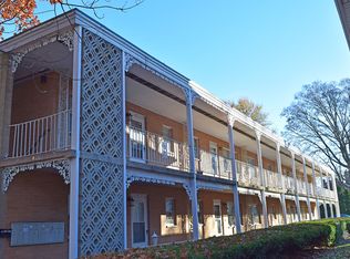 510 S Elm St #8, Champaign, IL 61820