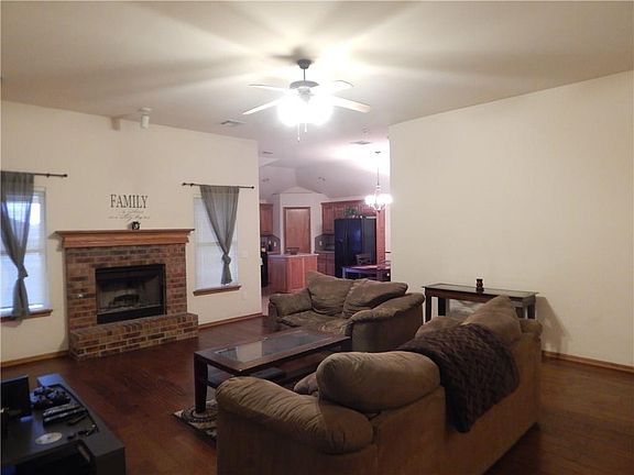 4th image of 1504 SE 14th St