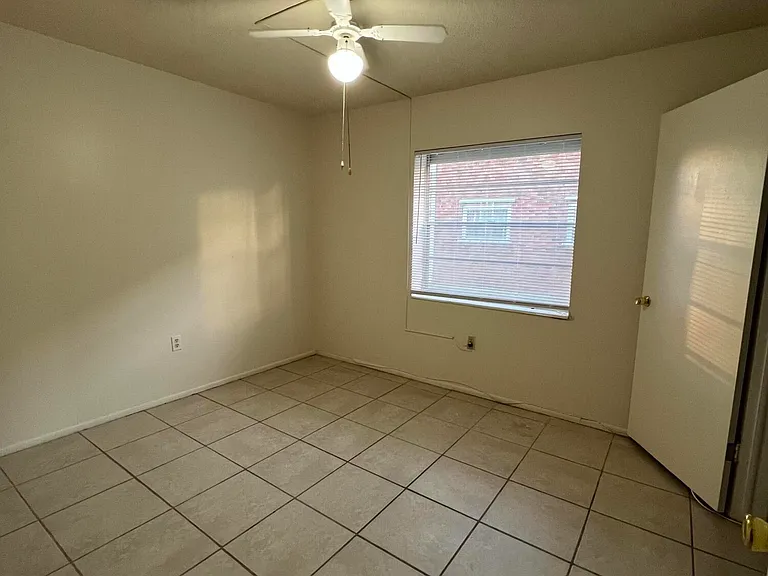 190 E Olmstead Dr #H1 — Photo 10