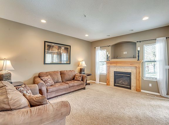 4th image of 887 E Red Sage Ln