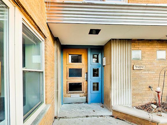 4th image of 7404 N Sheridan Rd APT G