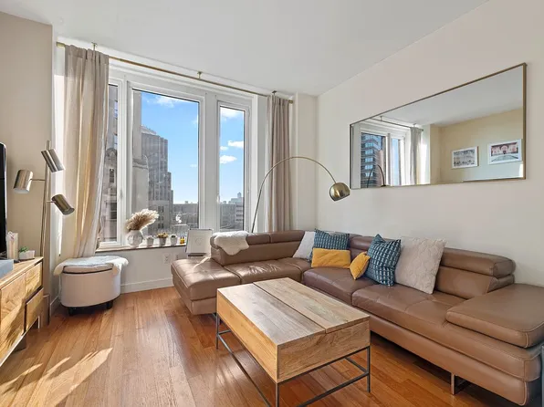15 William St APT 33G, New York, NY 10005