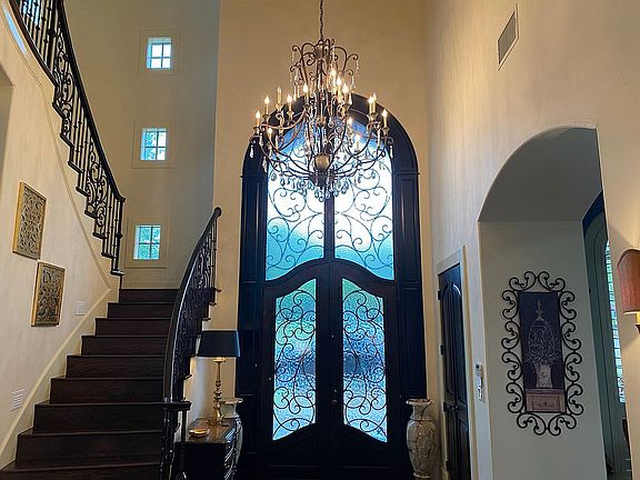 3rd image of 9 Home Place Ct