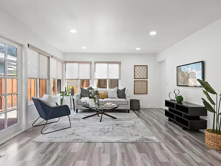 Building Photo - 1865 Las Ramblas Dr #1