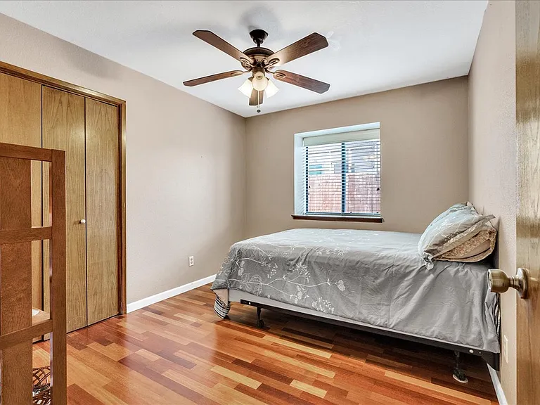 285 W Ash Ave — Photo 16